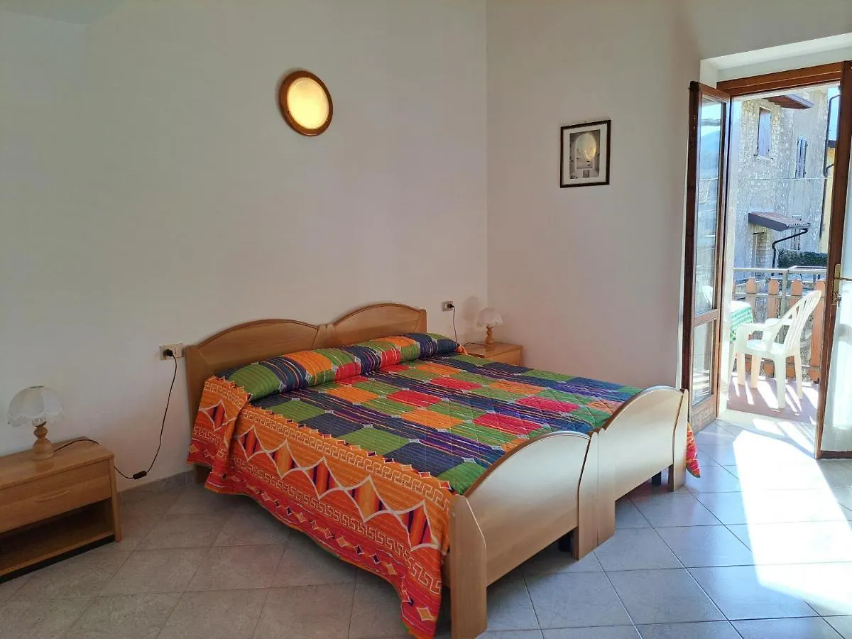 Apartment Bonaventura Appartamenti 12345 Agriturismo Gardola Centro Storico Tignale Italien