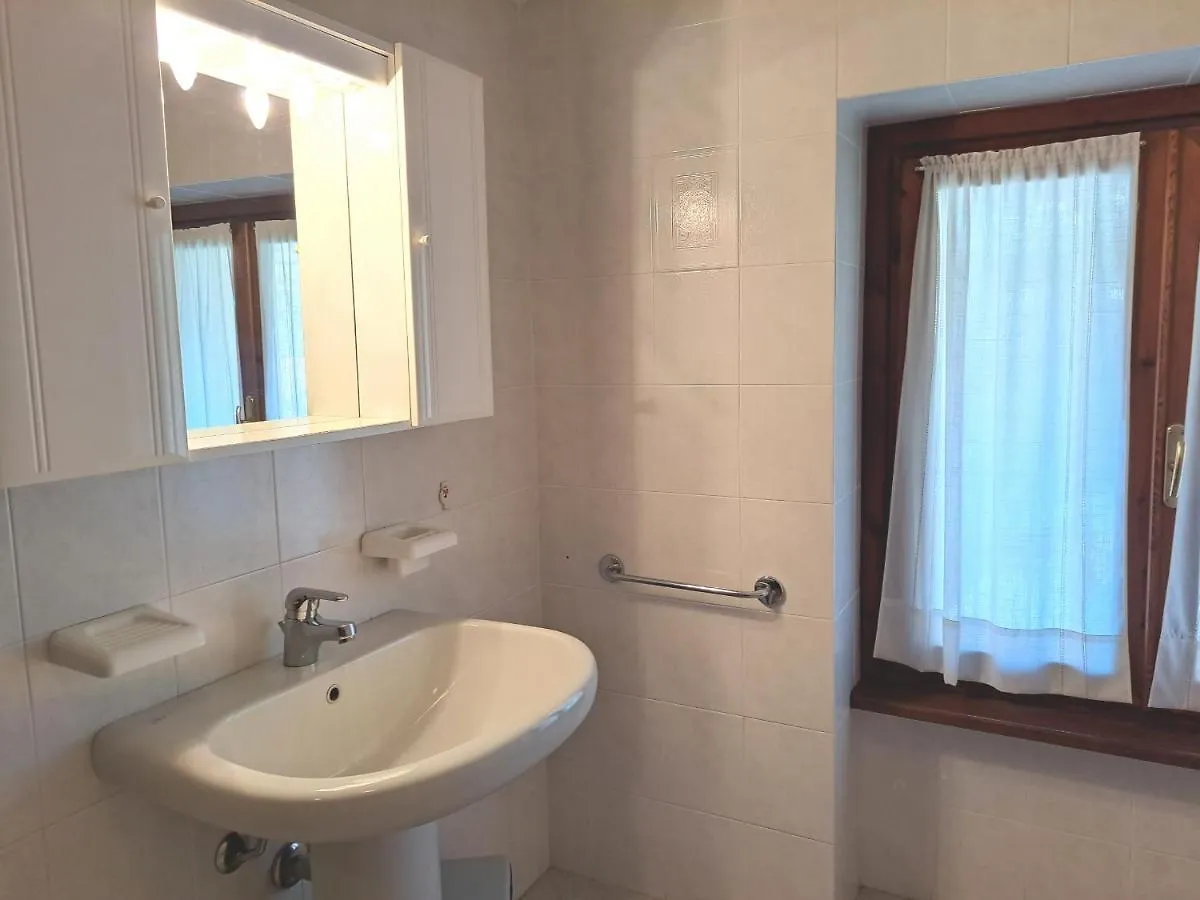 Apartment Bonaventura Appartamenti 12345 Agriturismo Gardola Centro Storico Tignale Italien